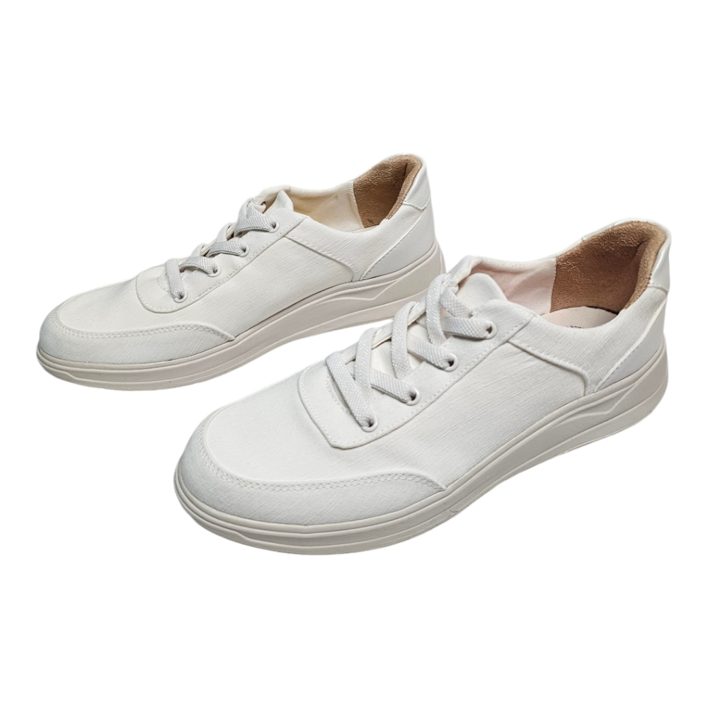 NWOT BzeesTime Square Women's Slip-Ons Size 7.5